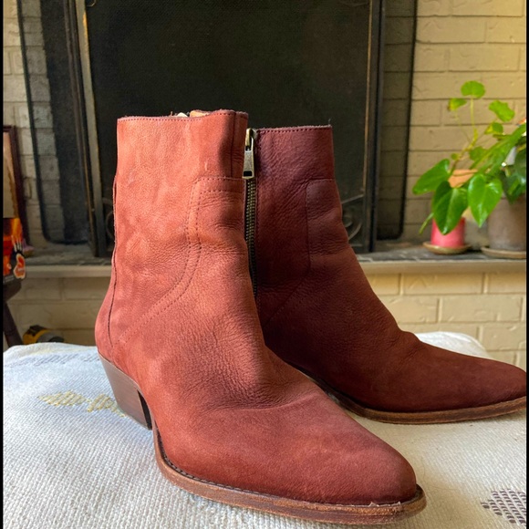 HUDSON of LONDON low cut boots. - Picture 1 of 7